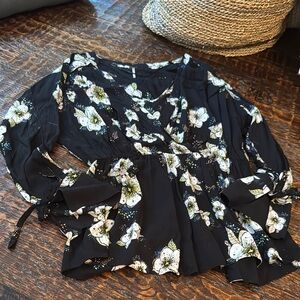 Free People Tuscan Dreams Floral Faux wrap top sz Small